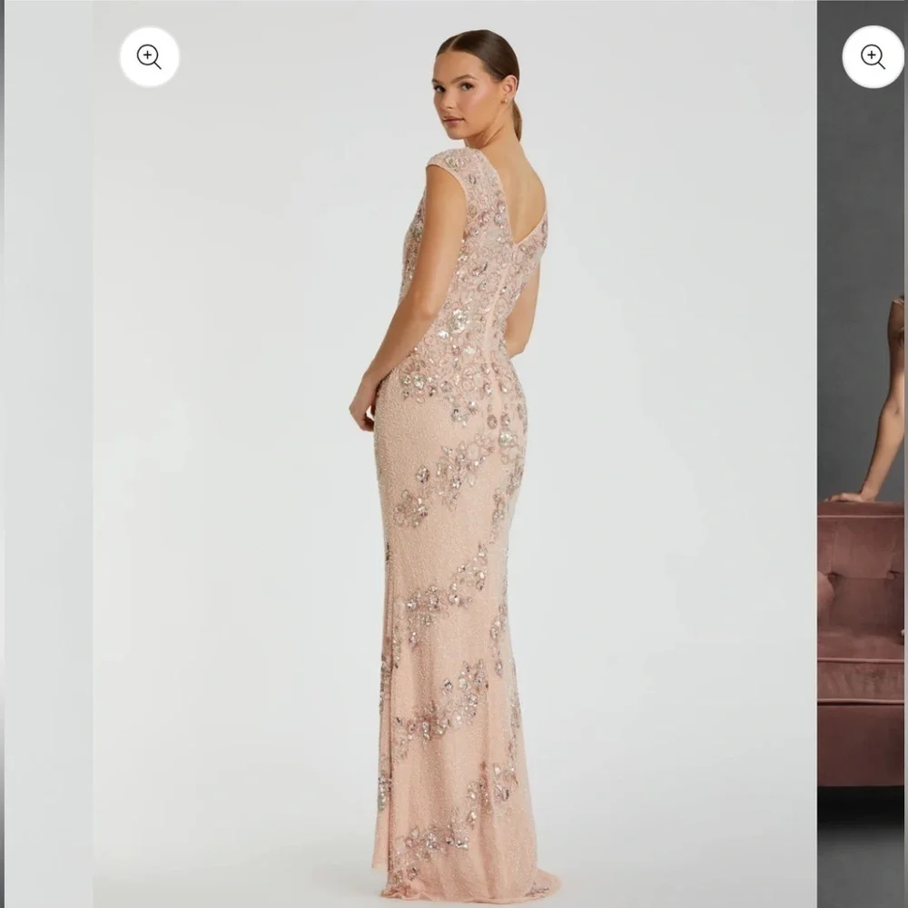 Mac Duggal Nude Silver Bateau Neck Cap Sleeve Floral Beaded Trumpet Gown Size 8